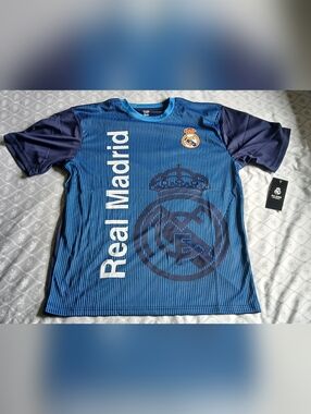 Real Madrid - Mens Large Soccer Jersey Tee NEW NWT Training Official